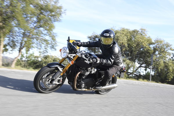 Triumph Thruxton RS Visordown Review