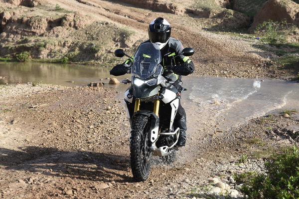 Triumph Tiger 900 Visordown Review