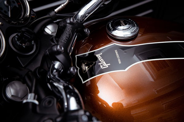 Gibson and Triumph Motorcycles team up for DGR