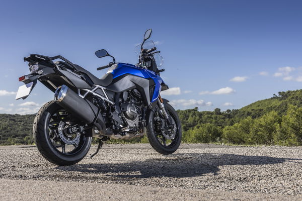 Suzuki V-Strom 800 RE - static rear