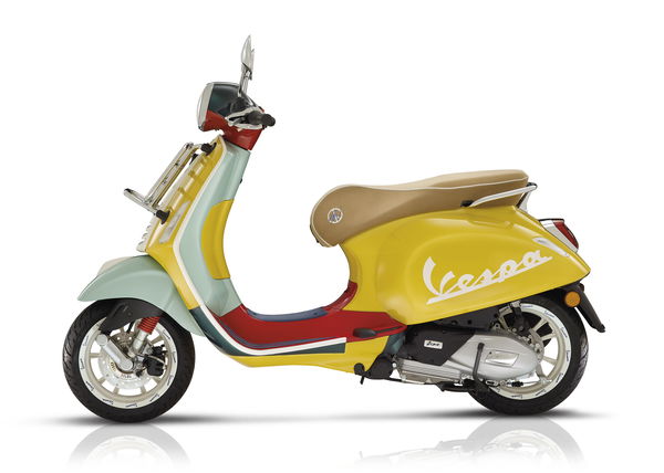 Vespa Primavera Sean Wotherspoon