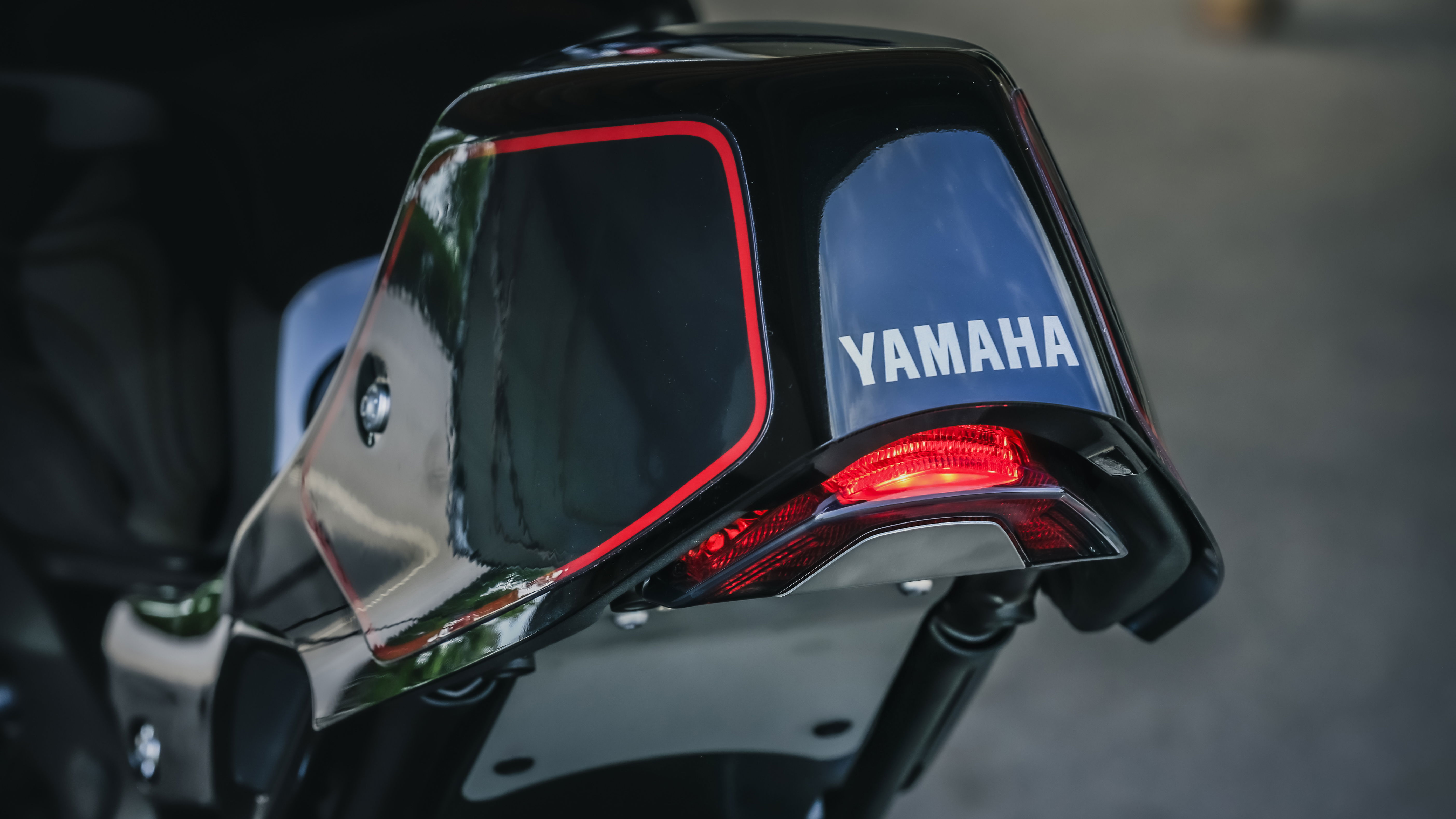 YAMAHA-XSR900 Racer