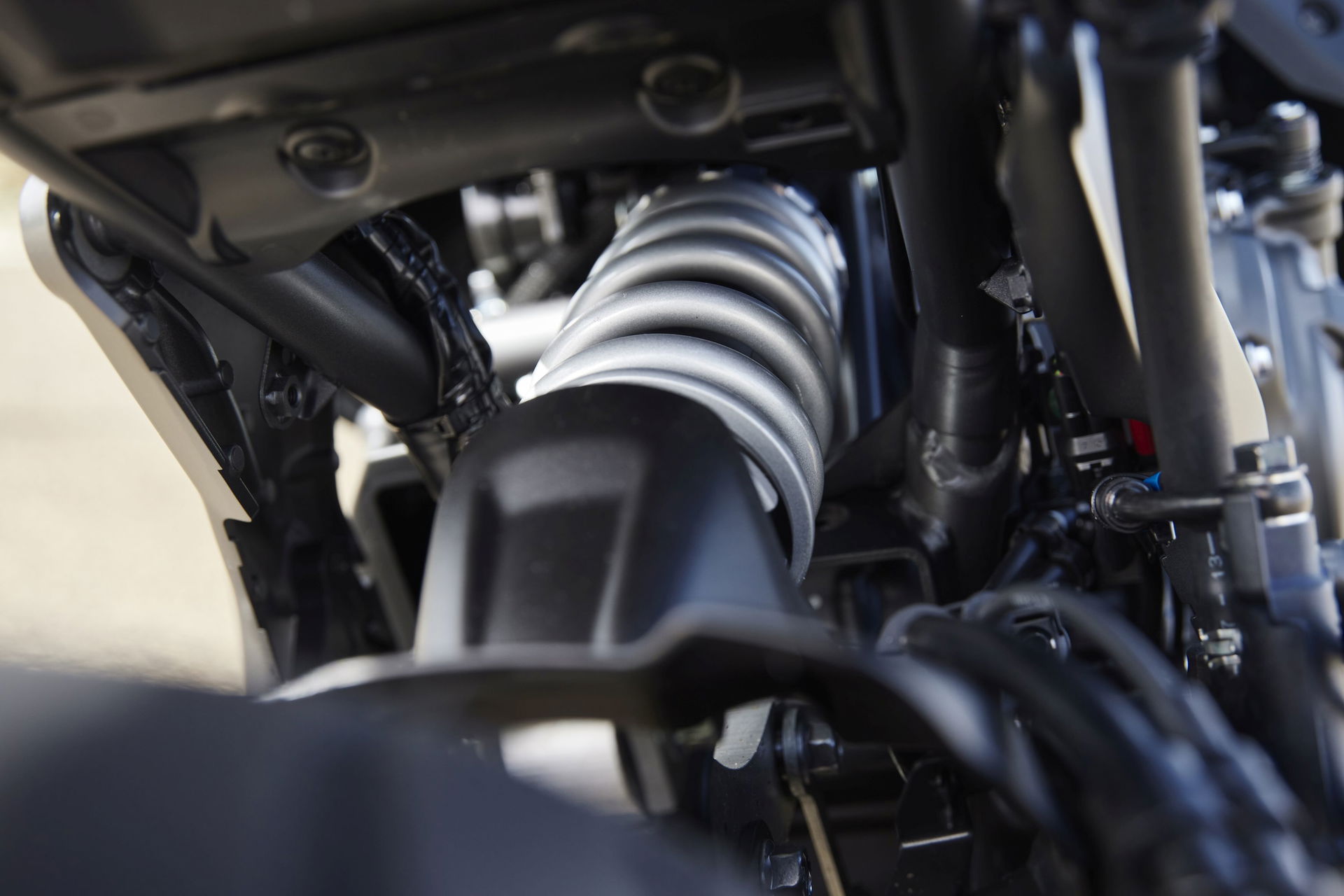 Yam-R7-2022-Visordown-Review