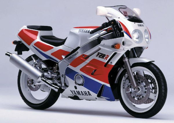 Yamaha FZR400RR