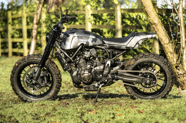 Custom kit turns XSR700 into scrambler or café racer