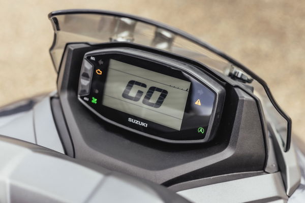 2023 Suzuki Burgman 125 review - commuting on the Burgman 125