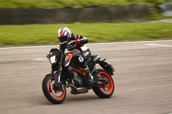 KTM 690 Duke R