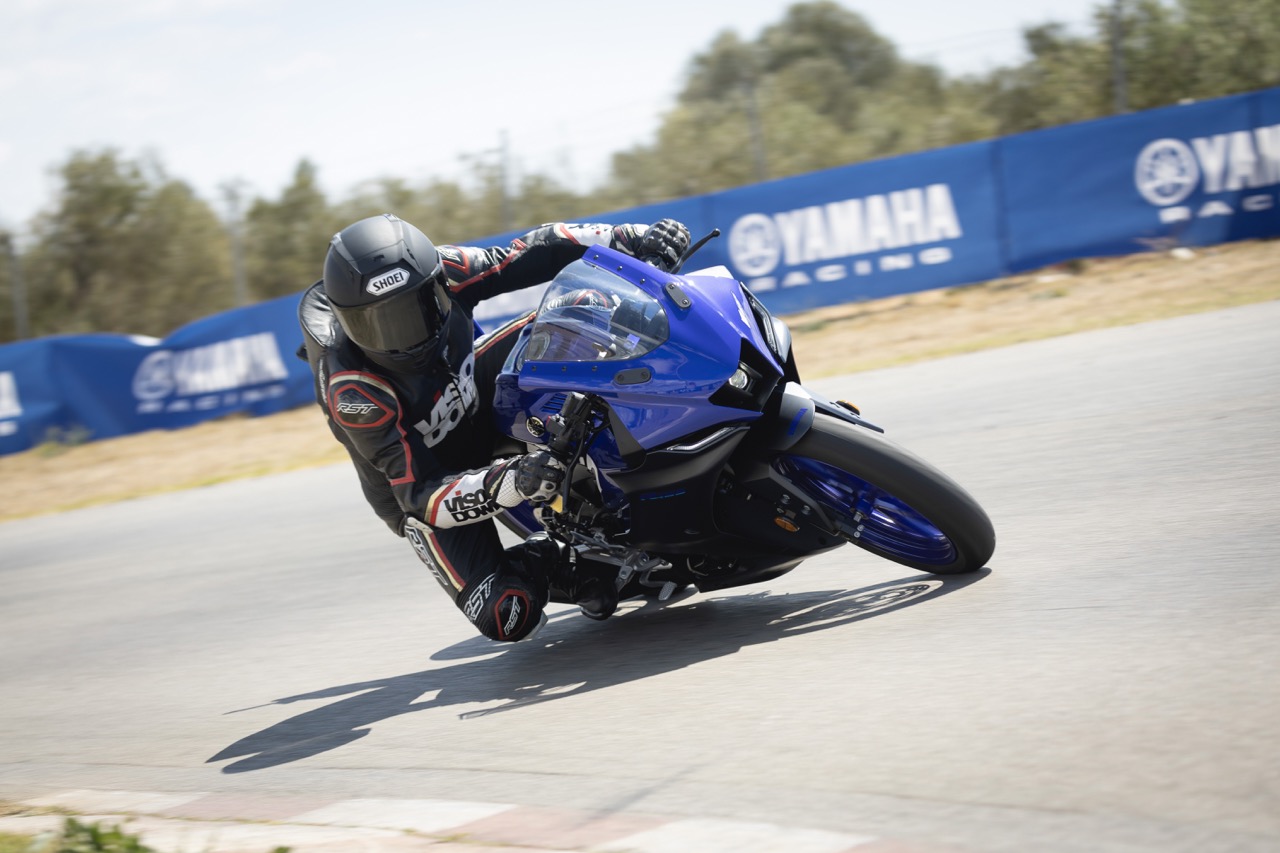 2023 Yamaha R125 review on road and track!
