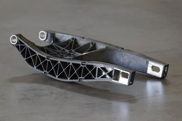 Carbon swingarm basic version