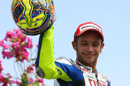 Rossi quashes Suzuki rumours