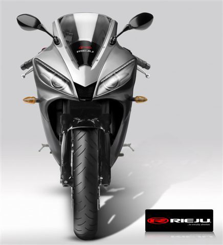 First Look: Rieju RS3 125