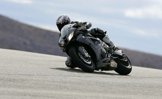 US racer beats track record on bog stock BMW S1000RR