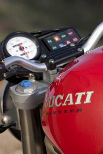 Ducati Monster M900 (1993) review