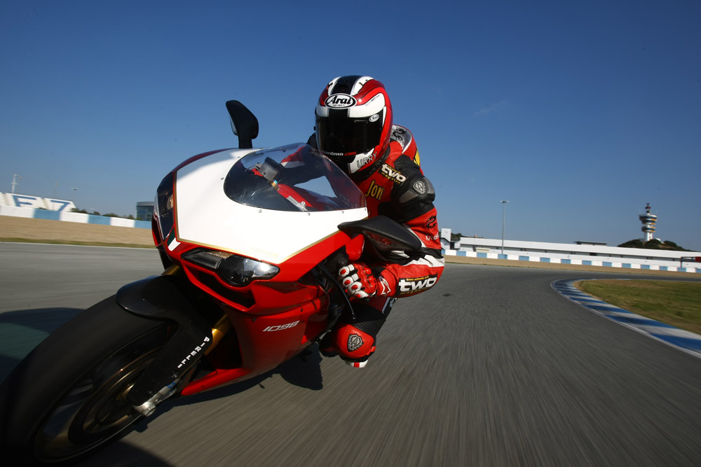 First ride: Ducati 1098R | Visordown