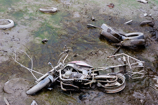 Stolen motorcycles found in lake