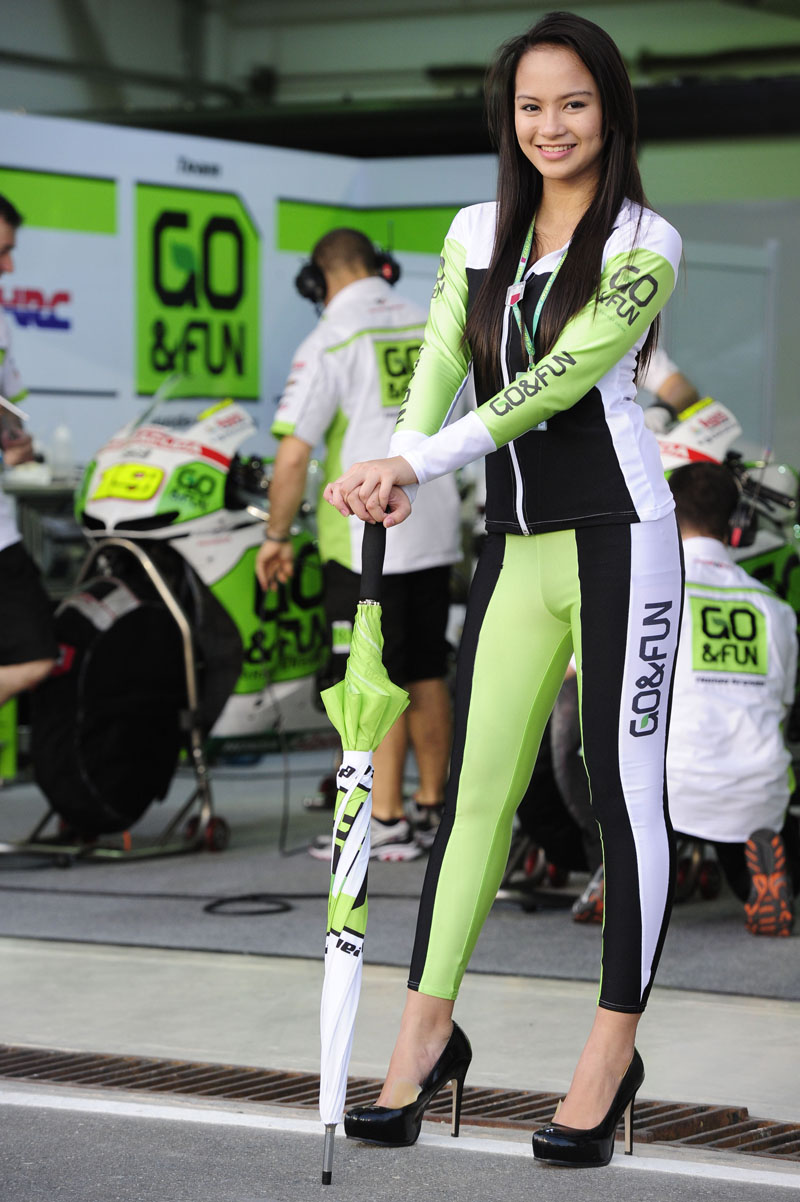 MotoGP grid girl pictures Qatar 2013