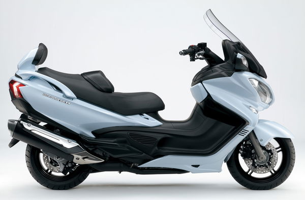 2013 Suzuki Burgman 650 Executive ABS review