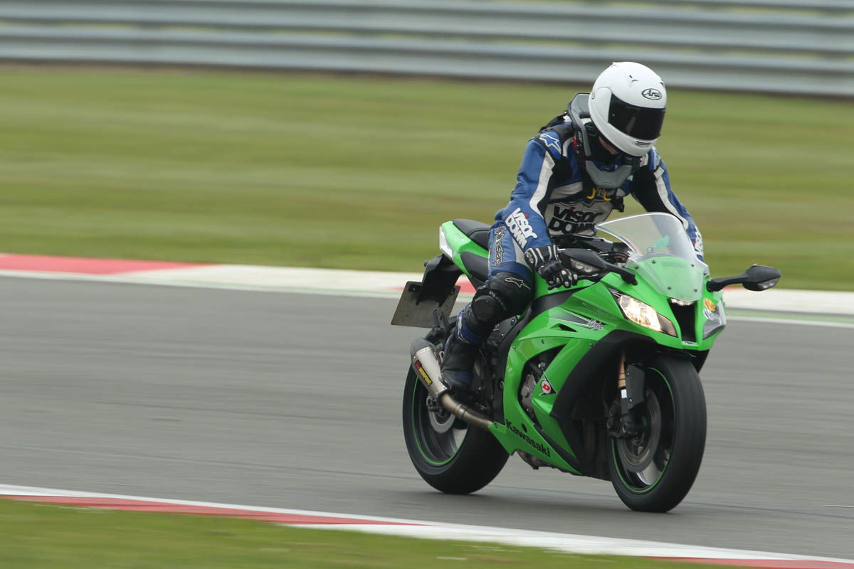 Dunlop D212 GP Pro tyre review