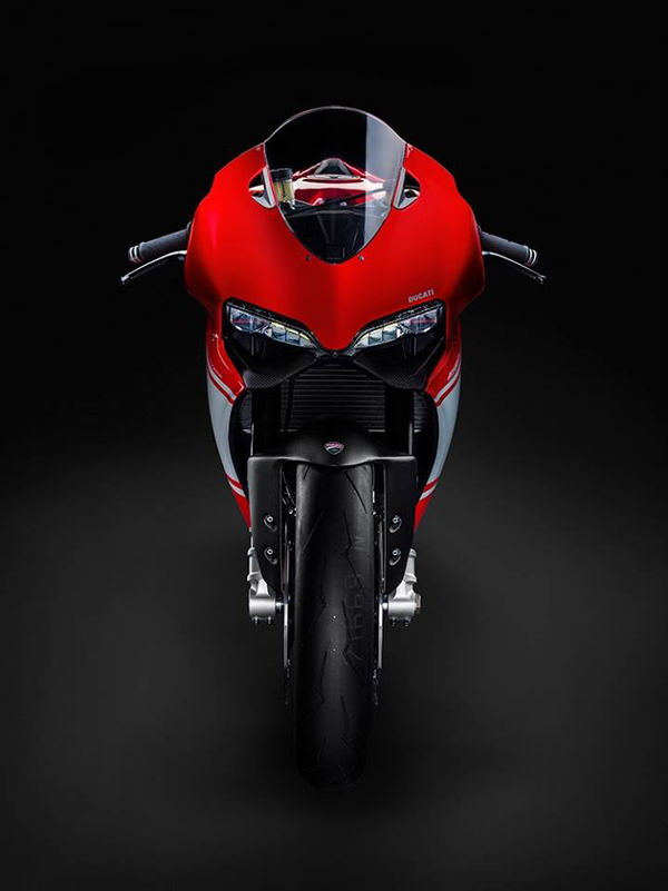 Ducati Panigale Superleggera pictures leaked