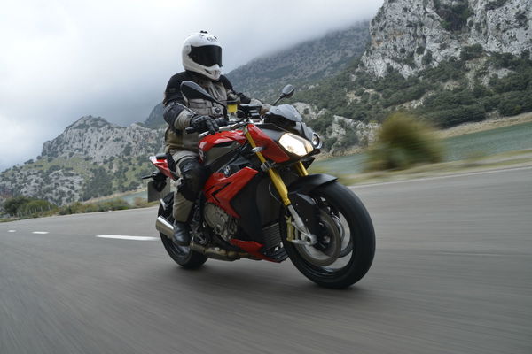 First ride: BMW S1000R review