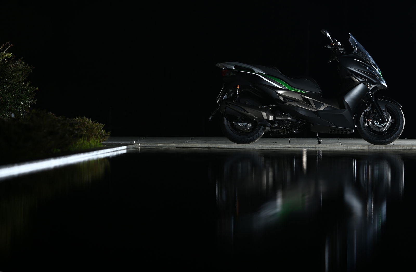 First ride: Kawasaki J300 review