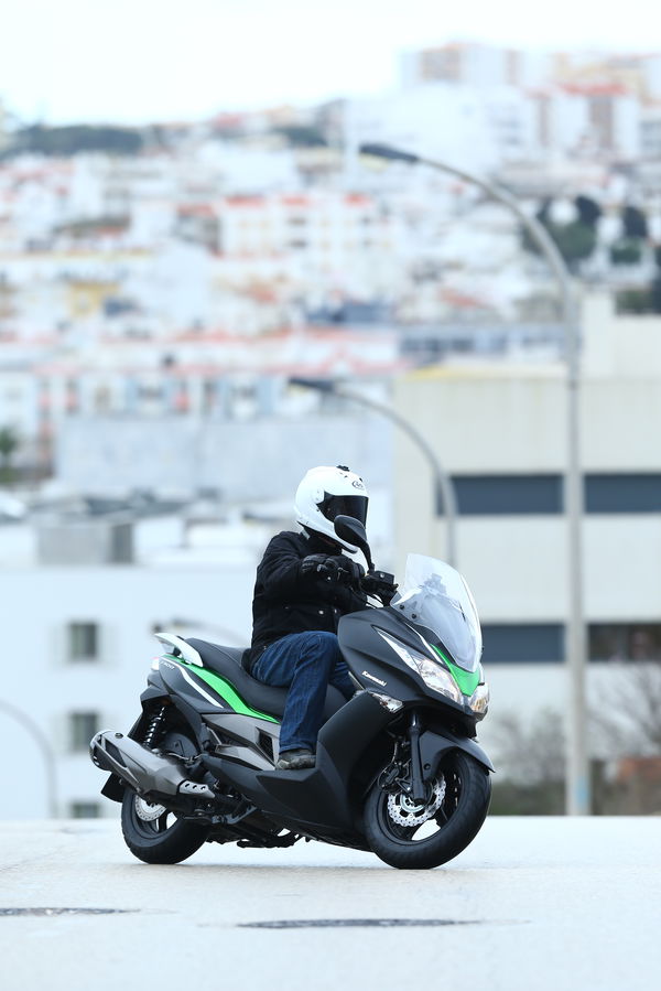 First ride: Kawasaki J300 review