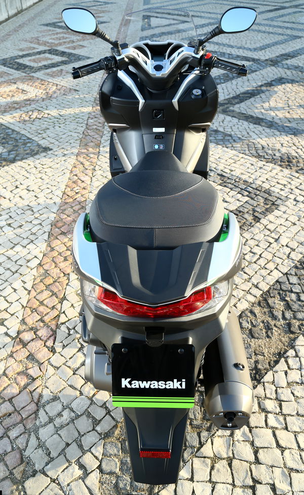 First ride: Kawasaki J300 review