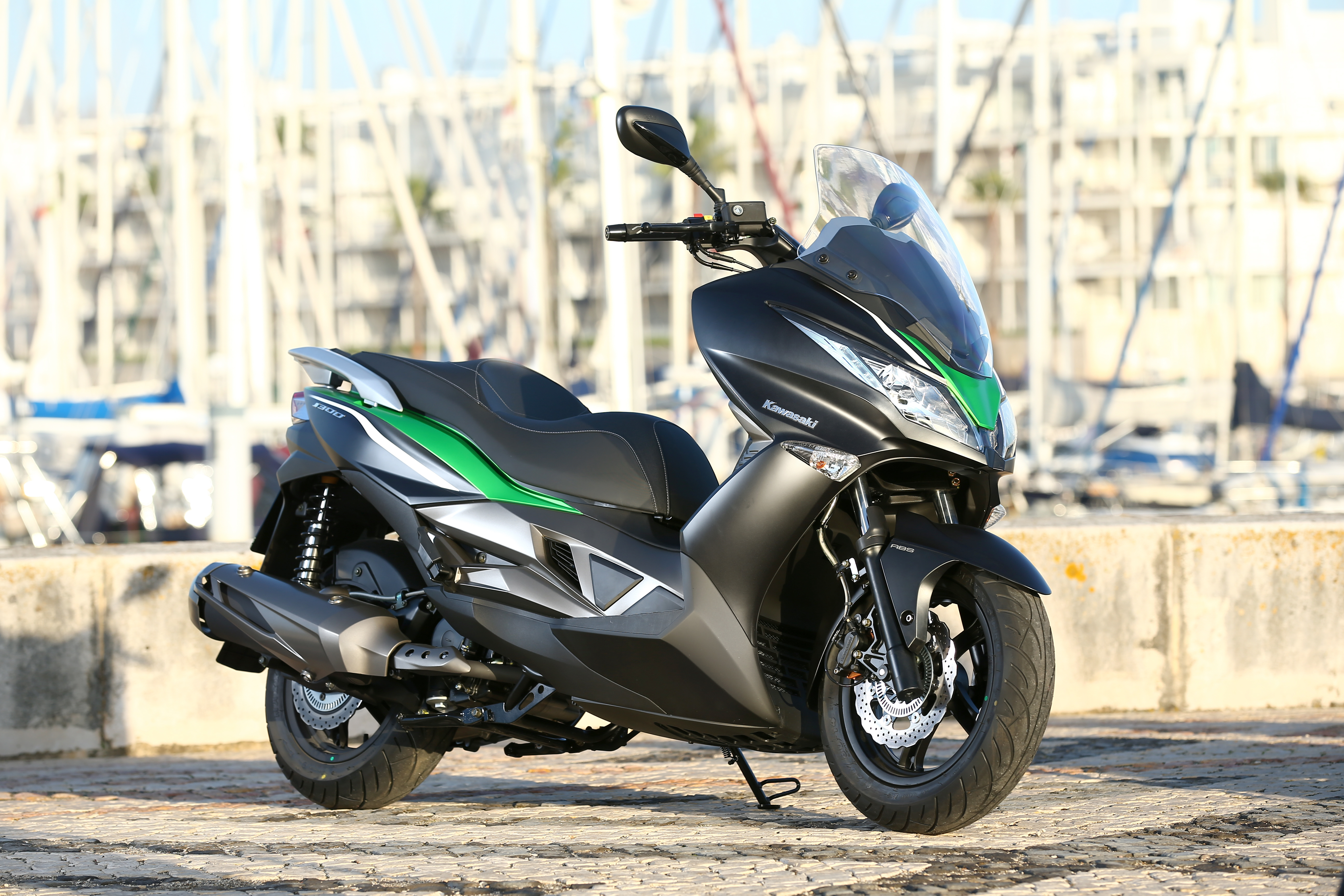 First ride: Kawasaki J300 review