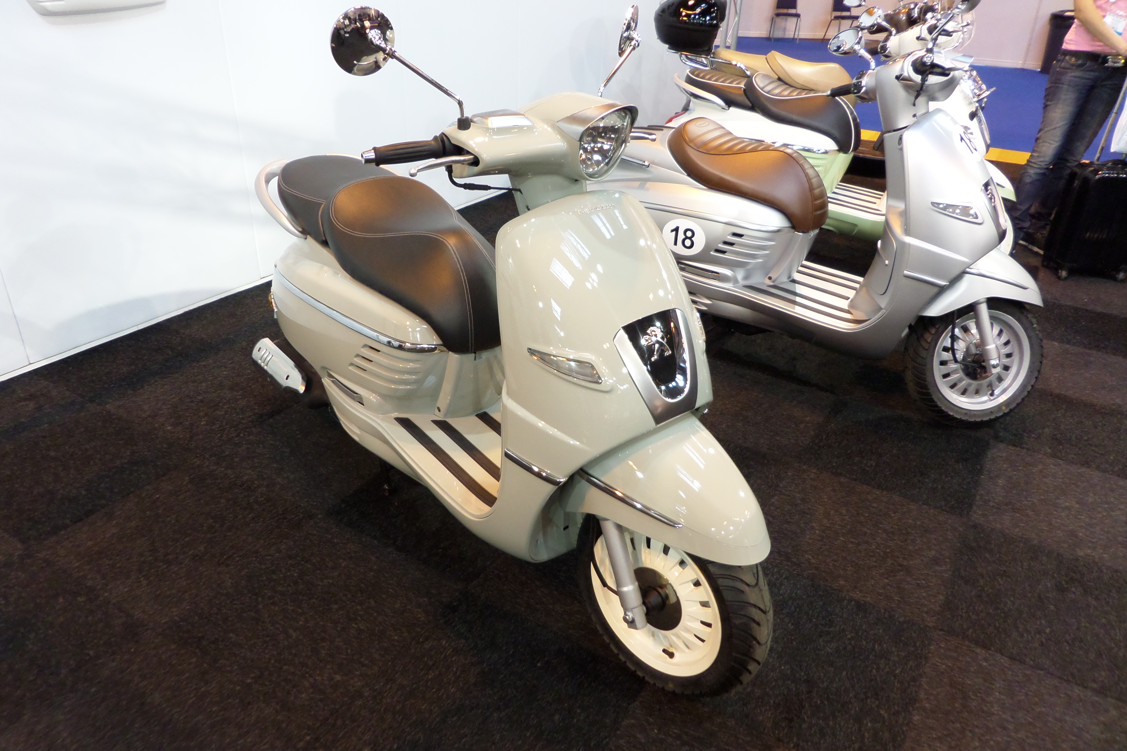 New: Peugeot Django retro scooters, available this summer