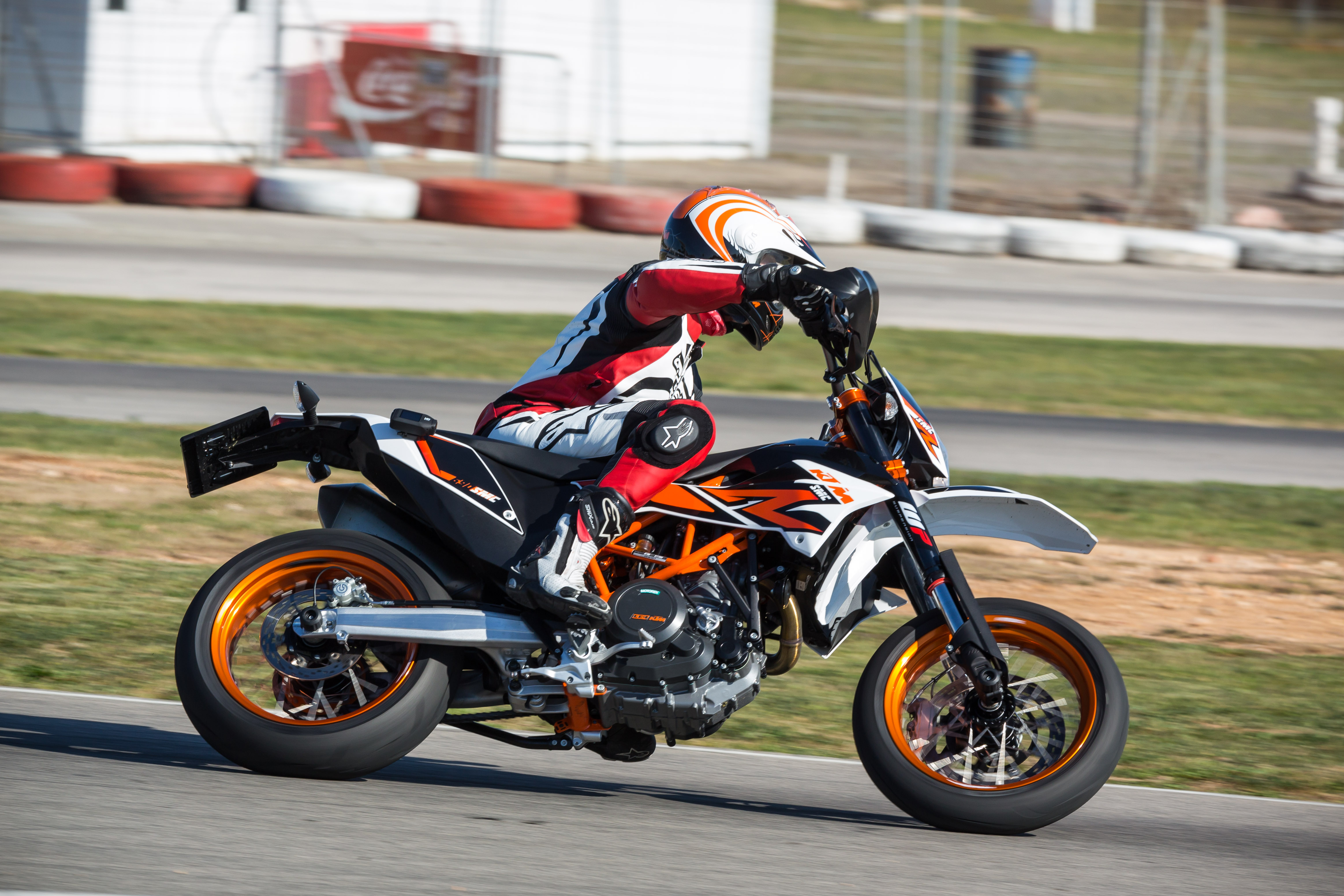 First Ride: 2014 KTM 690 SMC R review