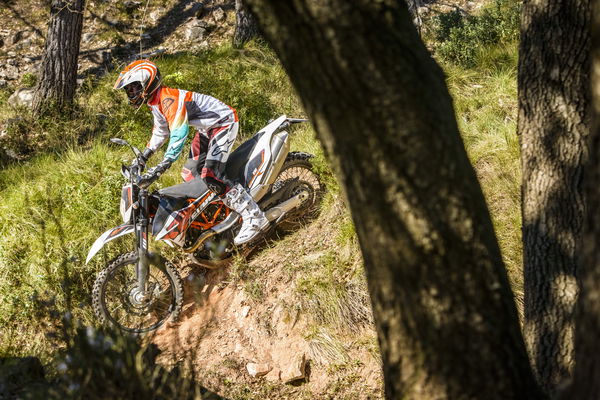 First Ride: 2014 KTM 690 Enduro R review