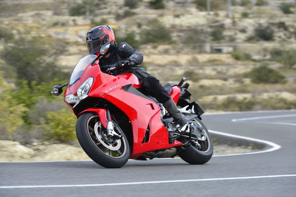 First ride: 2014 Honda VFR800 review