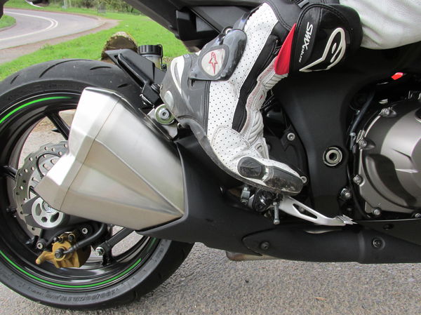 UK ride: 2014 Kawasaki Z1000 review