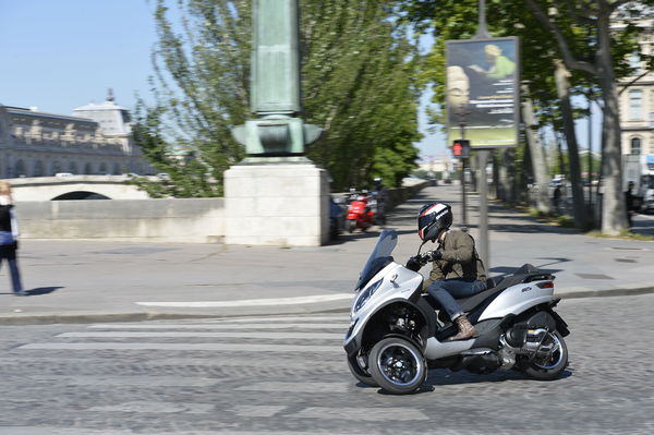 First ride: 2014 Piaggio MP3 500 Sport review