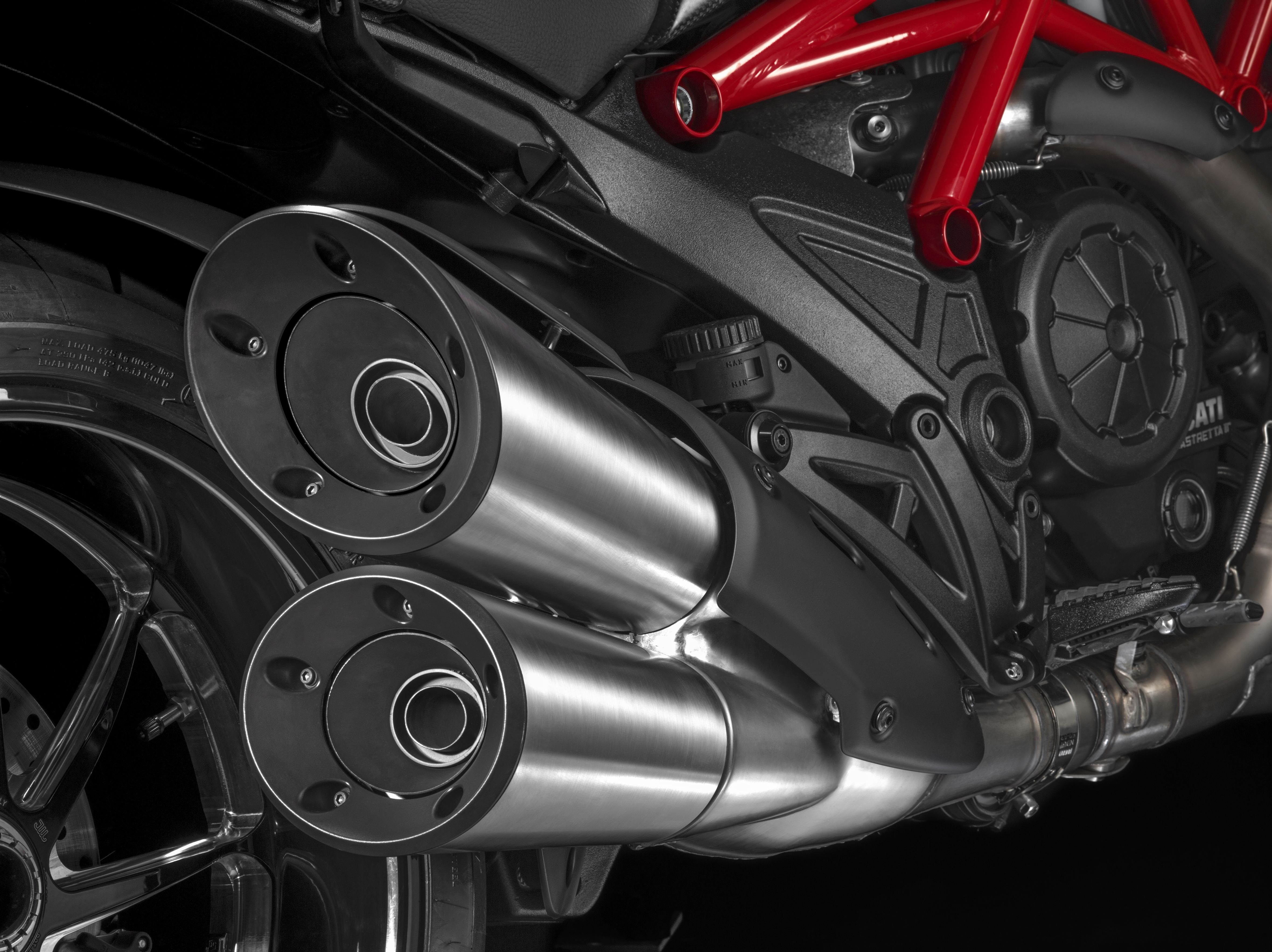 First UK ride: Ducati Diavel 2014 review