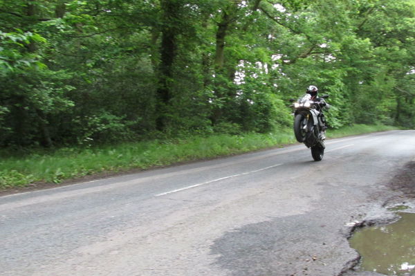 First UK ride: 2014 Aprilia Tuono V4R ABS review