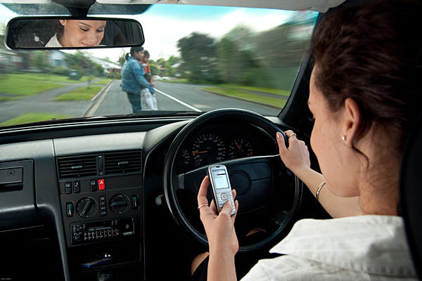Police to seize mobile phones in every crash