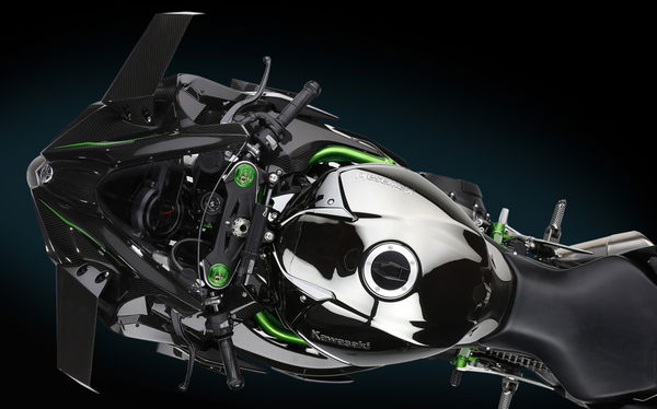 Intermot 2014: Kawasaki Ninja H2 video and uber gallery