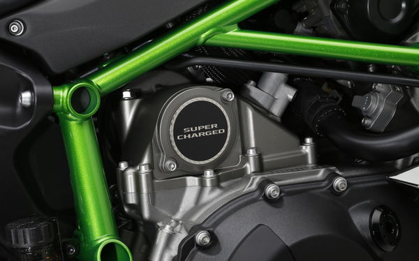 Intermot 2014: Kawasaki Ninja H2 video and uber gallery