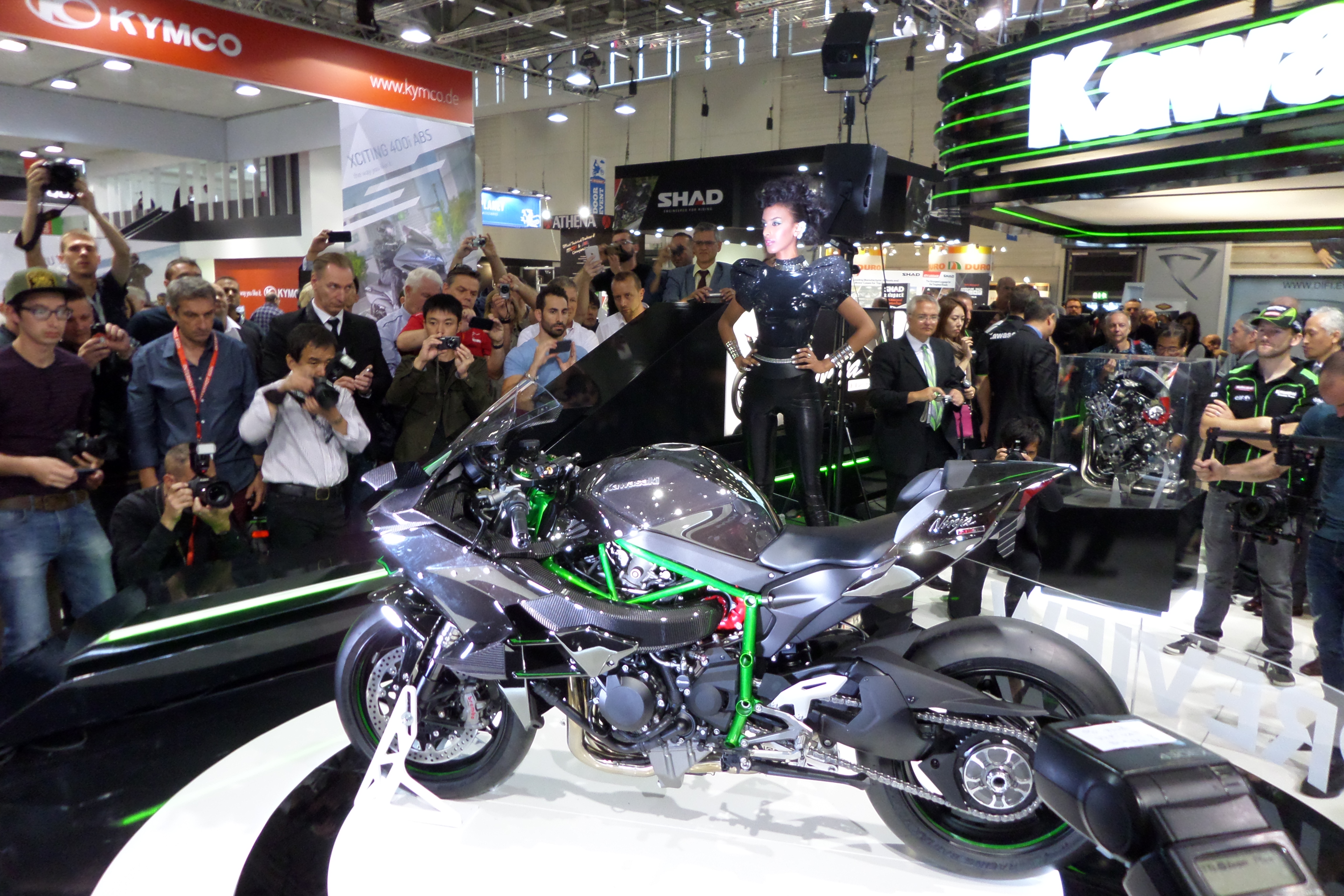 Intermot 2014: Kawasaki Ninja H2 video and uber gallery