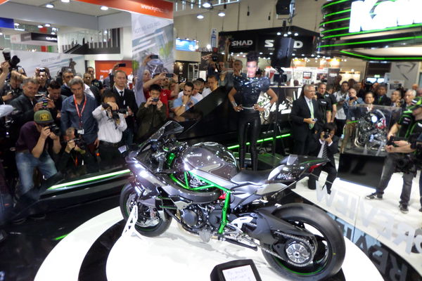 Intermot 2014: Kawasaki Ninja H2 video and uber gallery