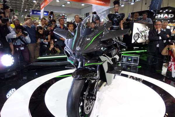 Intermot 2014: Kawasaki Ninja H2 video and uber gallery