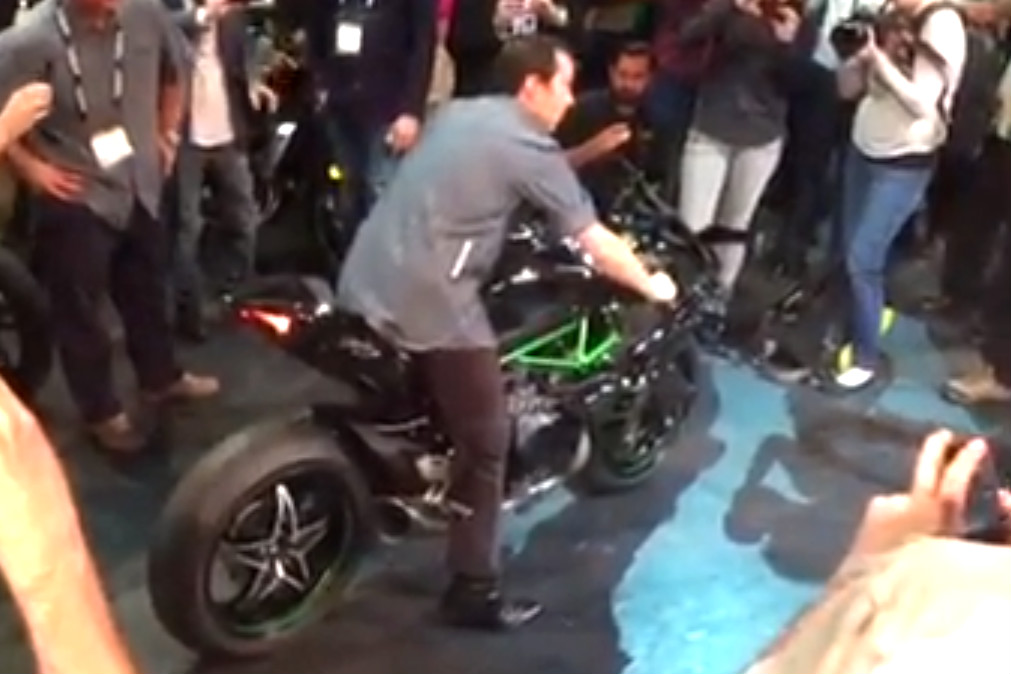 Kawasaki Ninja H2R revving on stage