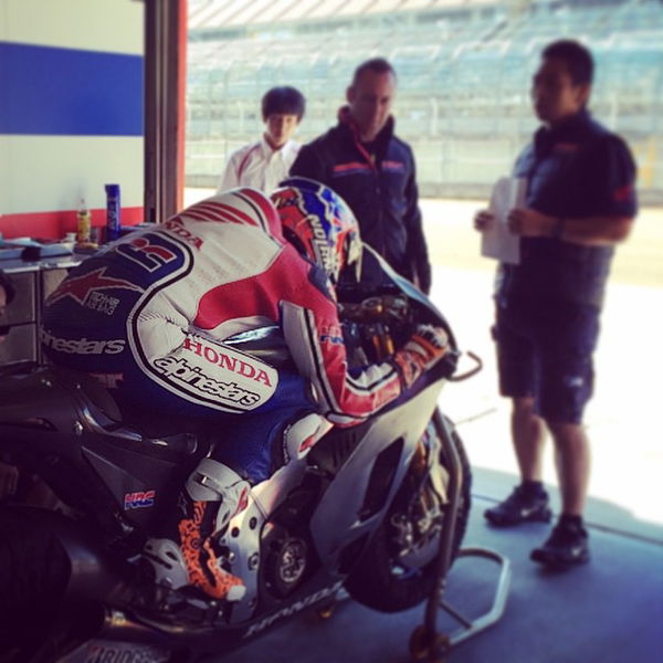 Stoner tests 2015 Honda RC213V