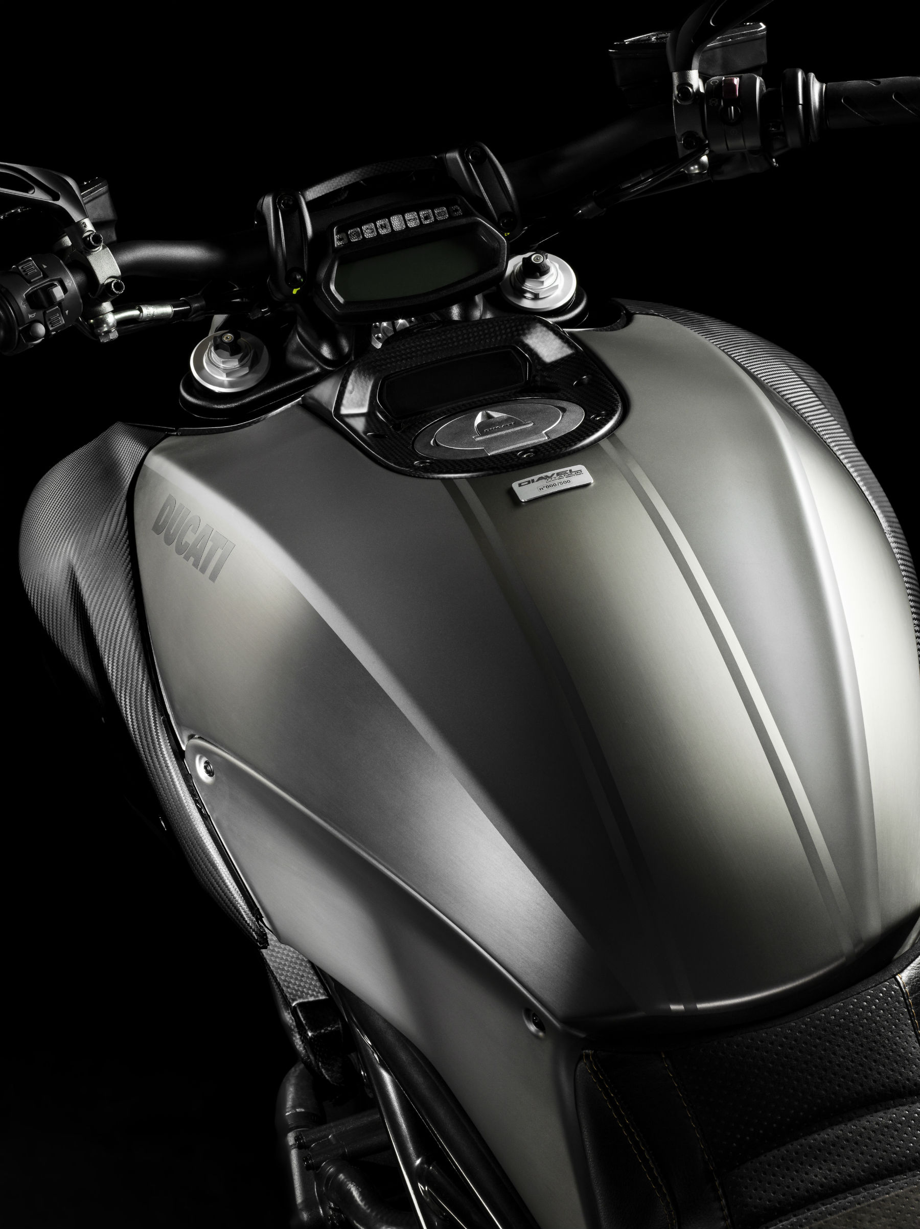 Ducati Diavel Titanium unveiled at Eicma