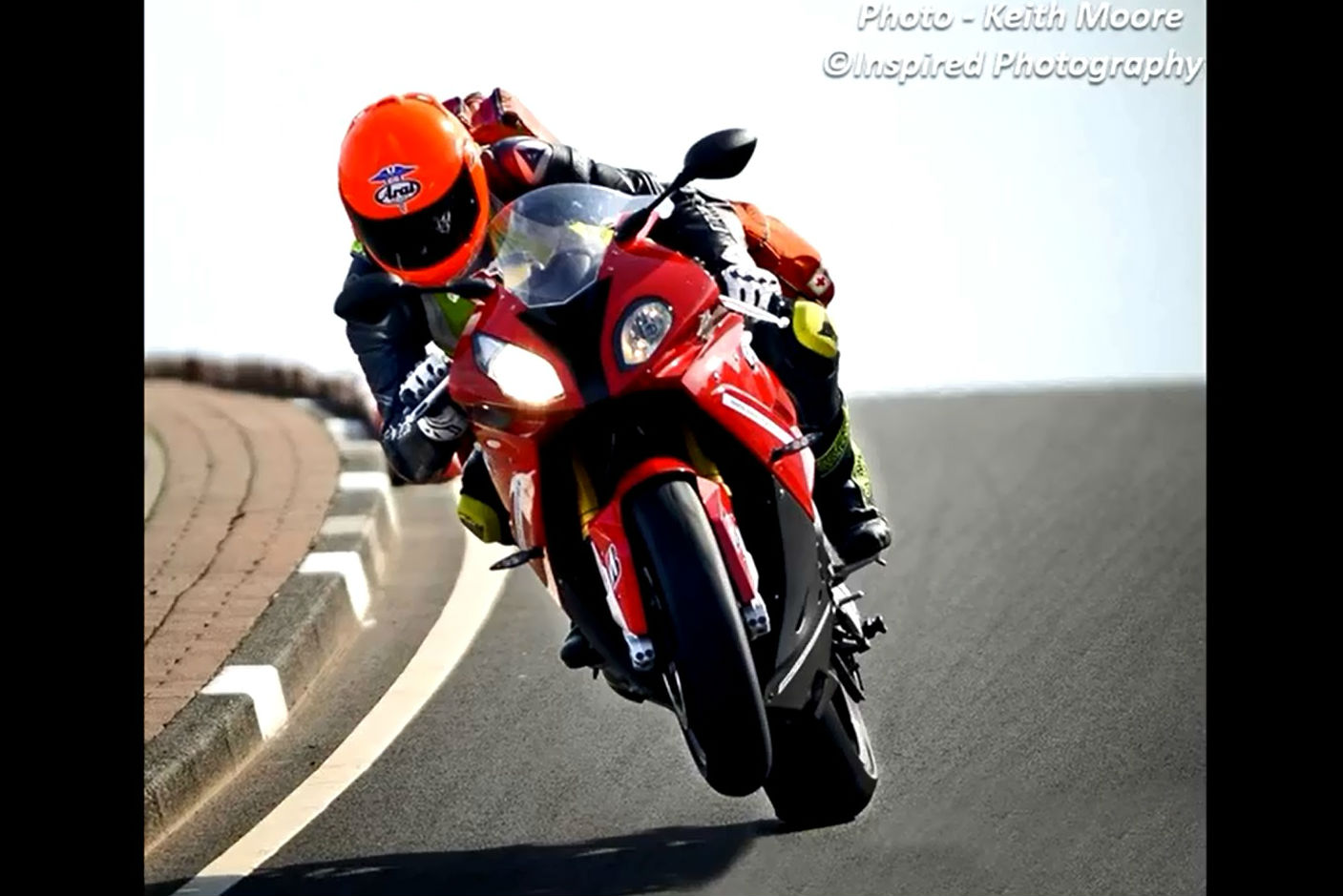 'Flying doctor' John Hinds gives an illuminating talk about his work