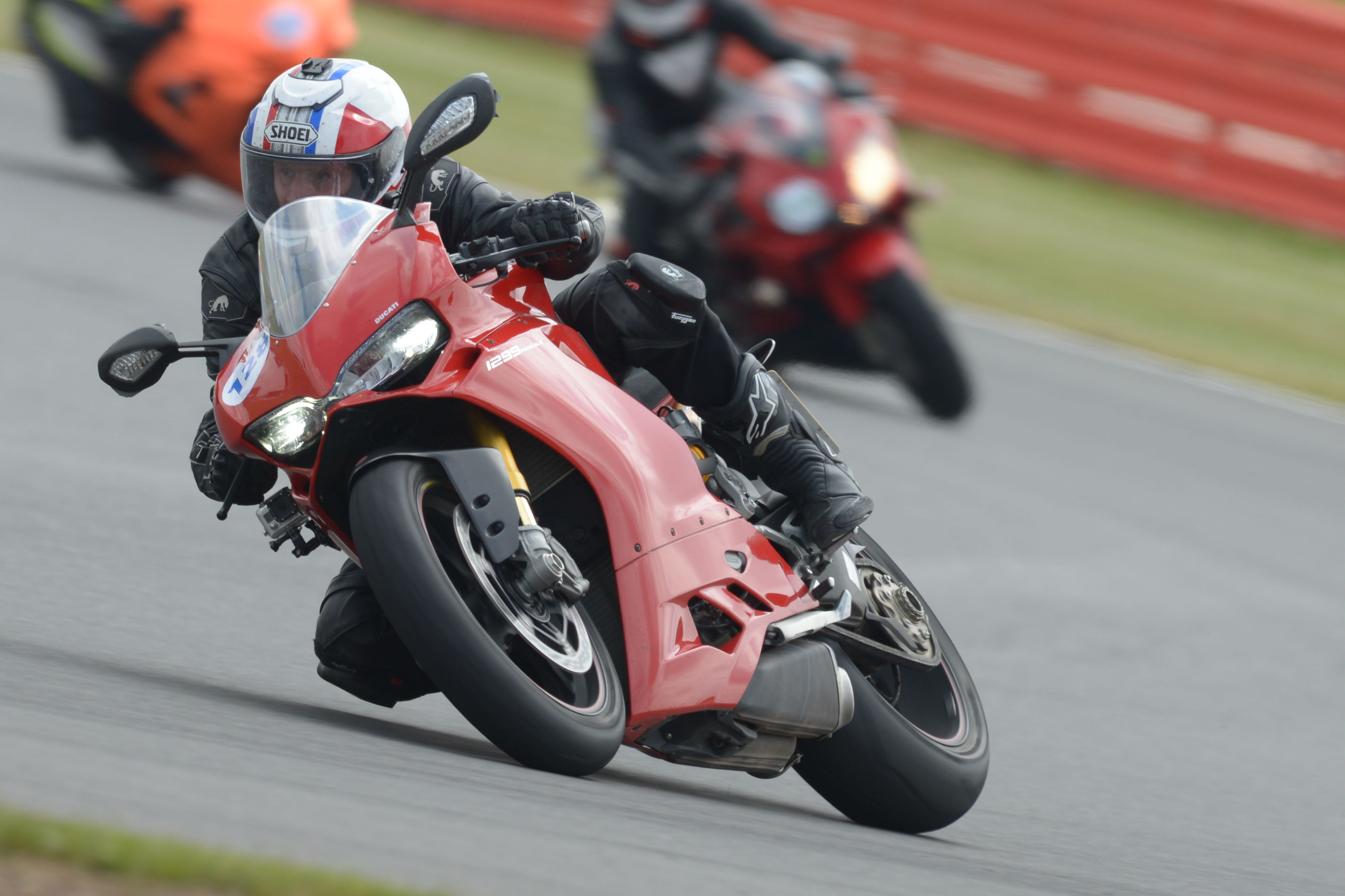 Back-to-back test: Yamaha R1 vs Ducati 1299 Panigale S review