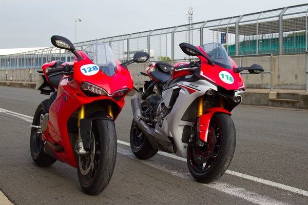 Back-to-back test: Yamaha R1 vs Ducati 1299 Panigale S (2015)