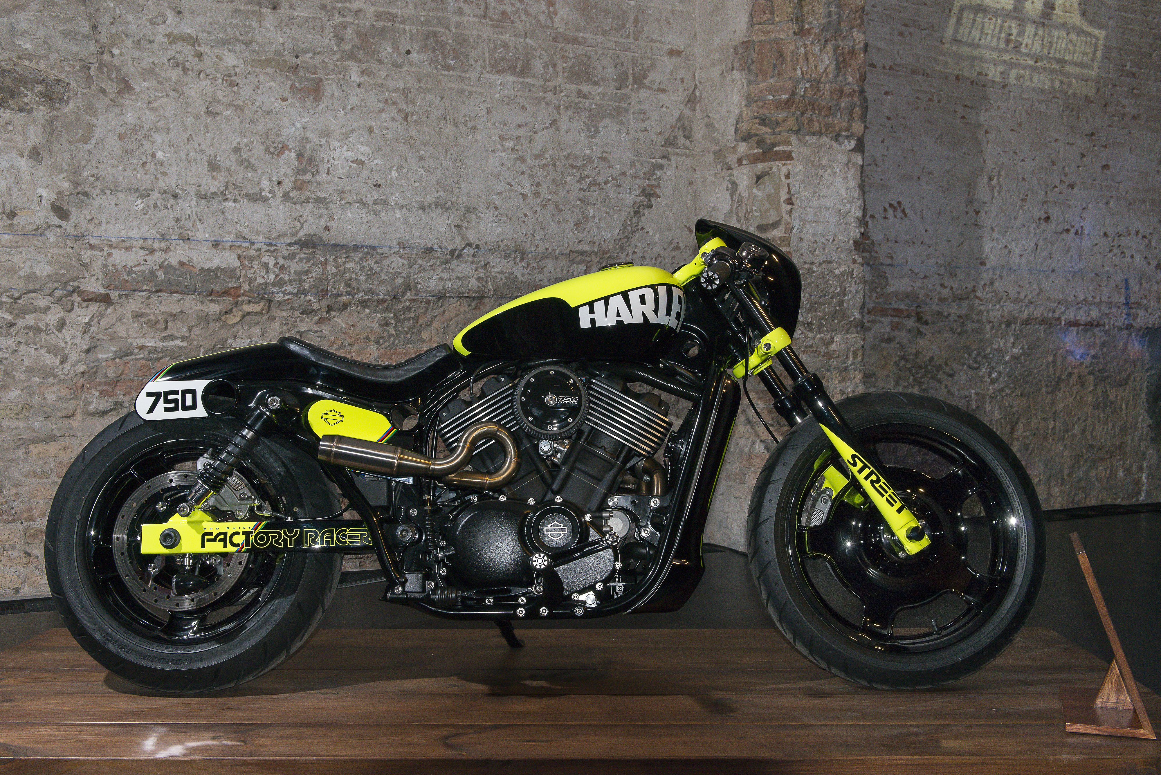 Harley’s Street 750 scrambler custom