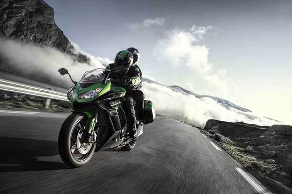 Kawasaki Z1000SX gets slipper clutch and standard ABS for 2016